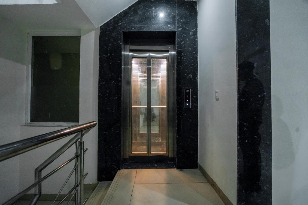 Saltstayz Sector 52 - Ardee City Mall Gurgaon Bagian luar foto